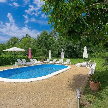Lucija By Interhome Vinež