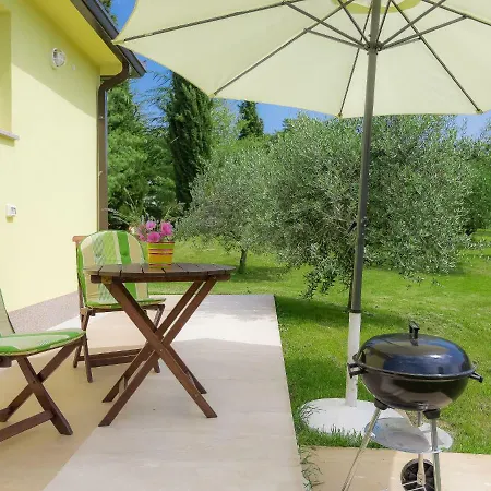 Lucija By Interhome Vinež